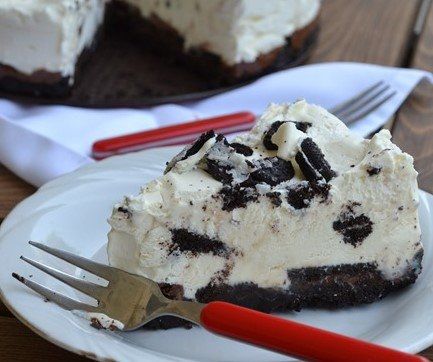 Лесна сладоледена торта Oreo с 3 съставки!