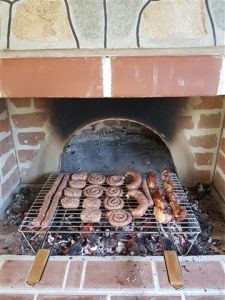 Скари и аксесоари за барбекю