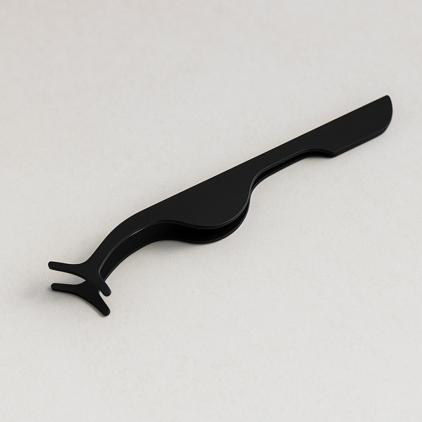 Инструмент за поставяне на изкуствени мигли