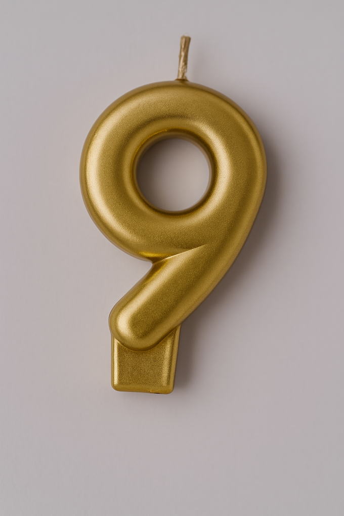 Свещ за торта - цифра 9 - златиста