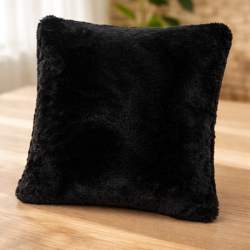 Декоративна възглавница - черна - 40 х 40 см.