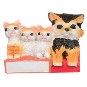 Декоративен магнит за хладилник - кученце и котки - 7 х 5.5 см.