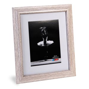 Рамка за снимка - дървена - 20 x 25 см.
