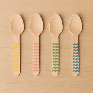 Дървени парти лъжички - 12 бр. - Многоцветни - 11 x 2,5 см.