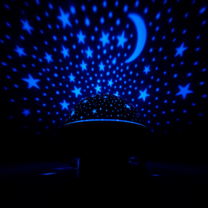 LED проектор с въртящи се звезди 17 x 17 x 18 см.