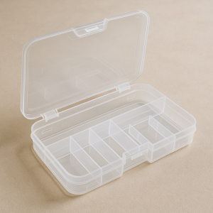 Органайзер тип кутия с прозрачни разделители 21,4 х 12,7 х 4,8 см. 