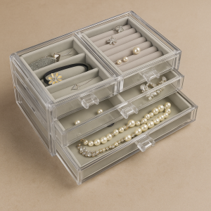 Органайзер за бижута с чекмеджета със сива кадифена подплата, 24 х 13,5 х 13 см.