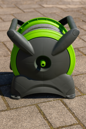 Макара за стена с маркуч за поливане -  15 метра