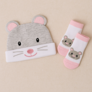 Бебешки комплект - шапка и чорапи - мишле