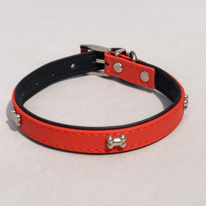 Кожен нашийник за куче - червен