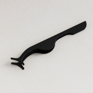 Инструмент за поставяне на изкуствени мигли