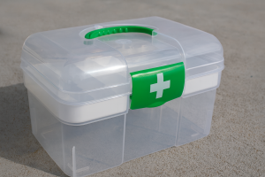 Куфарче за лекарства с прозрачен капак и вътрешен рафт - 21,2 x 14,7 x 13,1 см.