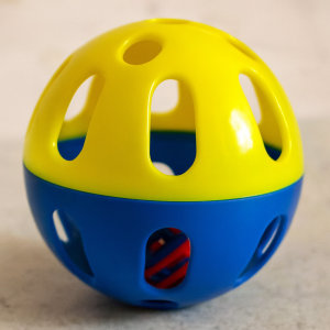 Играчка за котка - топка с камбанка