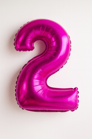 Парти балон - цикламен - цифра 2 - 47 х 31 см.