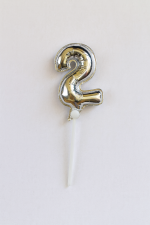 Парти балон - сребрист - цифра 2 - 15 см.