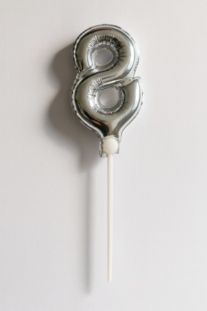 Парти балон - сребрист - цифра 8 - 15 см.