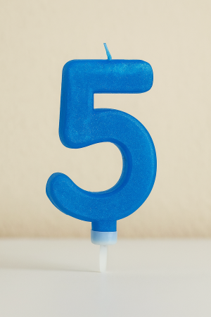 Свещ за торта - цифра 5 - синя - брокат