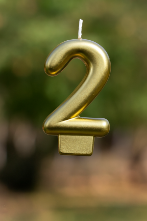 Свещ за торта - цифра 2 - златиста