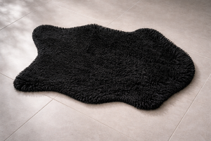 Постелка за под - черна - 55 х 90 см.