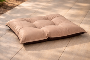 Декоративна възглавница за стол - бежово и кафяво - 50 х 60 см.