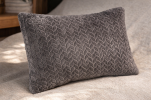 Декоративна възглавница - сива - плетка - 53 х 34 см.