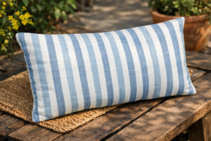 Декоративна възглавница - синьо райе - 50 х 30 см.
